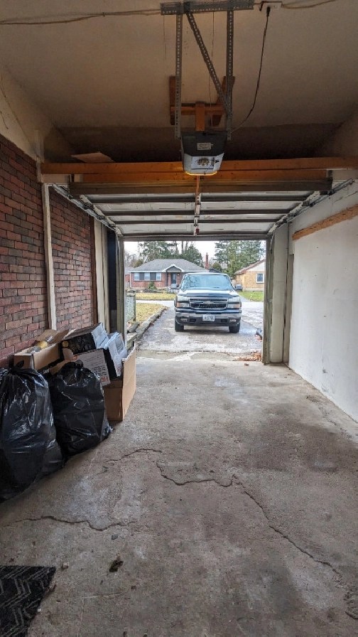 BYRON 2 BED APARTMENT FOR RENT PARKING &. LAUNDRY INCLUDED in London