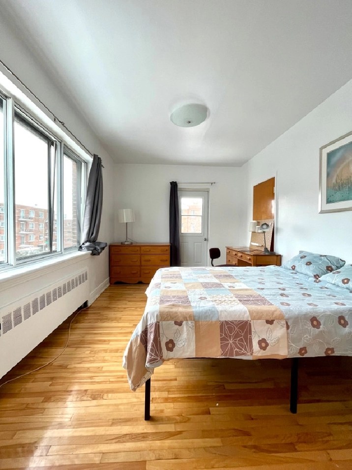Outremont 5 1/2 Furnished and Heated 3 Large Bedrooms in City of