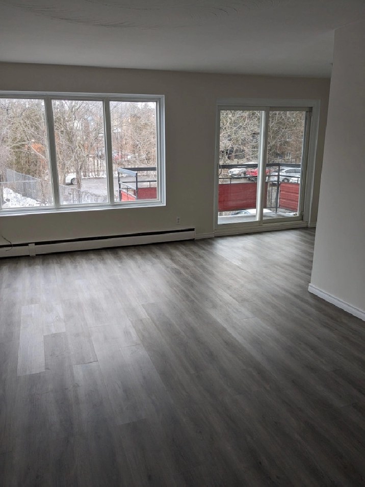 Newly Renovated 2 Bedroom Unit Close to Downtown Kitchener! in
