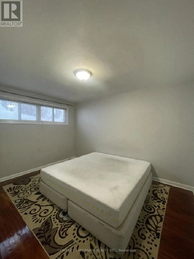 Bungalow at Yonge & Egin Mills Richmond Hill in Markham / York Region