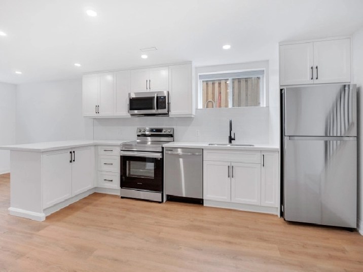 1 BEDROOM LOWER UNIT IN ST. CATHARINES! in St. Catharines,ON Apartments & Condos for Rent