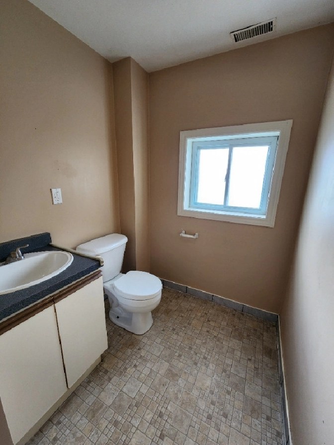 2 Bedroom Apartment in Muskoka,ON Apartments & Condos for Rent