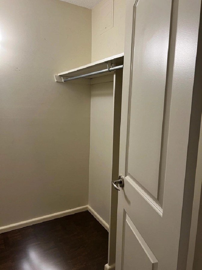 2bedroom 2bathroom for rent in Manulife recidences.Bay and Bloor in