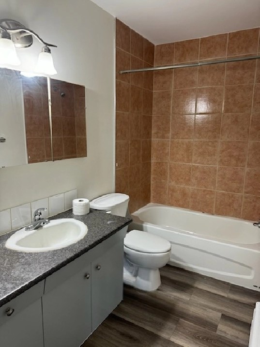 Forest Heights 2 Bed 1 Bath Upper Unit w/ Storage Room in Edmonton,AB