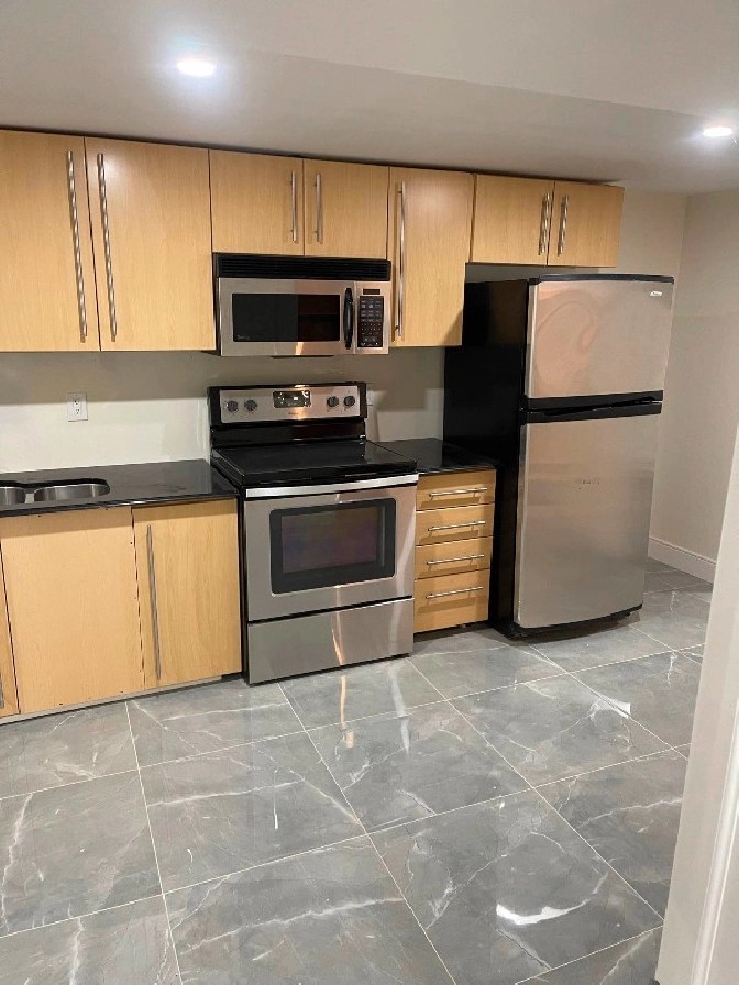 2 bedroom apartment Mississauga available now in Mississauga / Peel