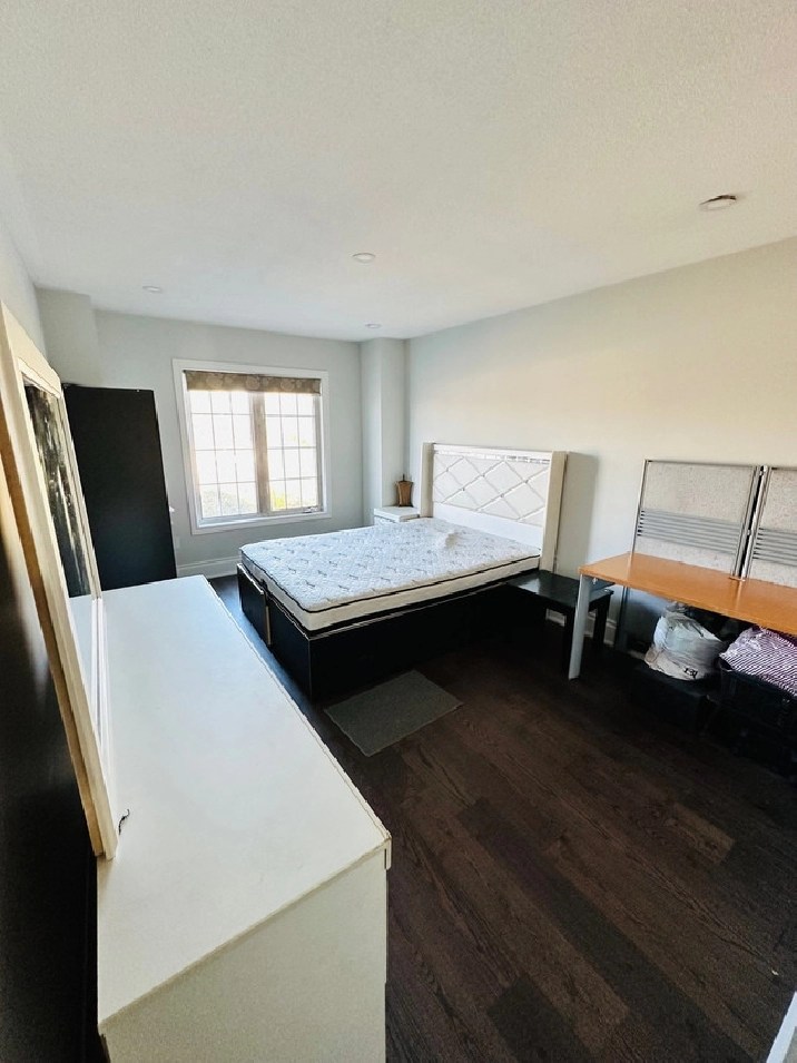 Room for rent For more info call on 1 (647) 2487017 in Mississauga