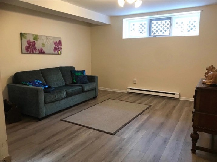 Reduce the price 1850>.1600 / April to June(furnitured) in City of