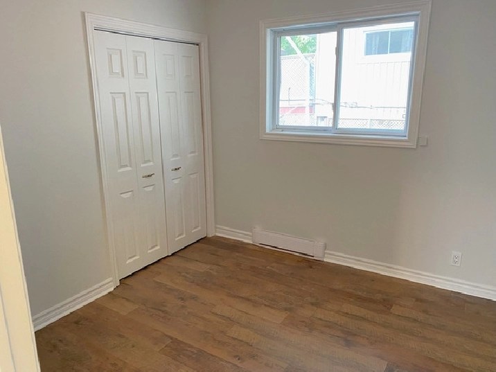 Beautiful 3 Bed, 2 Bath Unit in Orillia in Barrie,ON Apartments