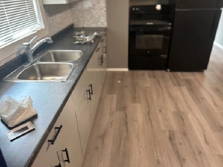 House in oakburn in Winnipeg,MB Apartments & Condos for Rent