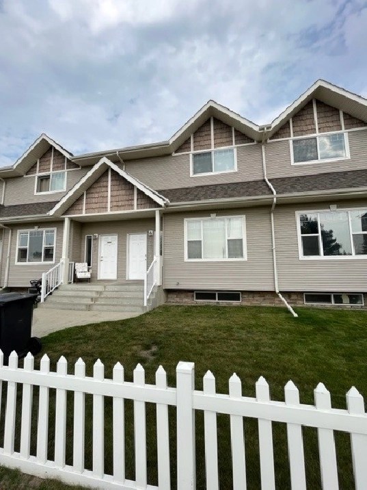 Renovated Condo Payments lower than rent No yard maintenance! in Red