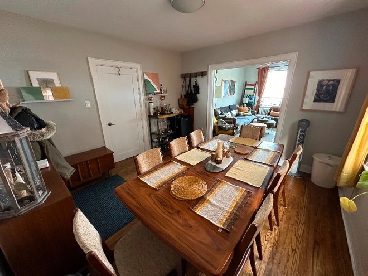 Large 2 Bedroom Apartment Wychwood (Bathurst and St Clair W) in City