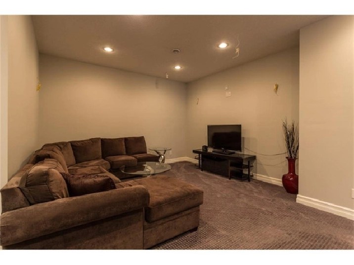 Home for Sale by Owner in Calgary,AB Houses for Sale