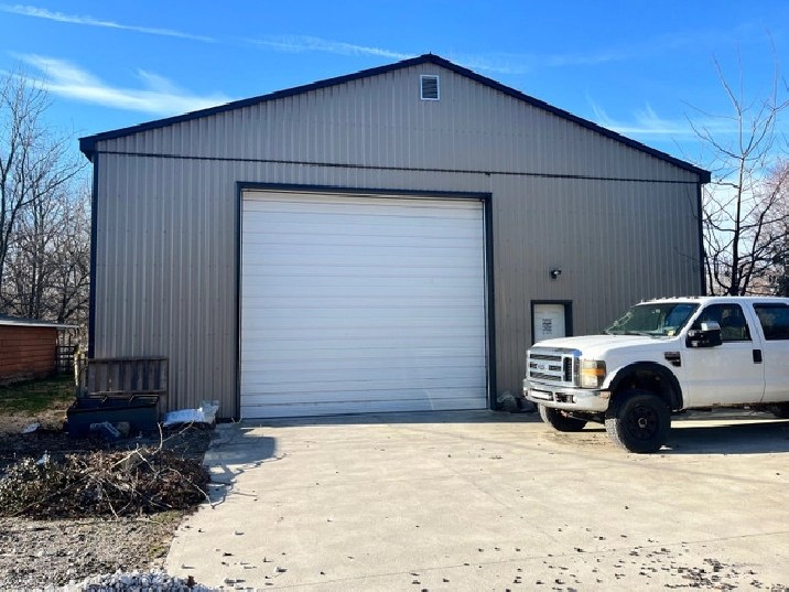 Pole barn for rent as a storage in Windsor Region,ON Storage