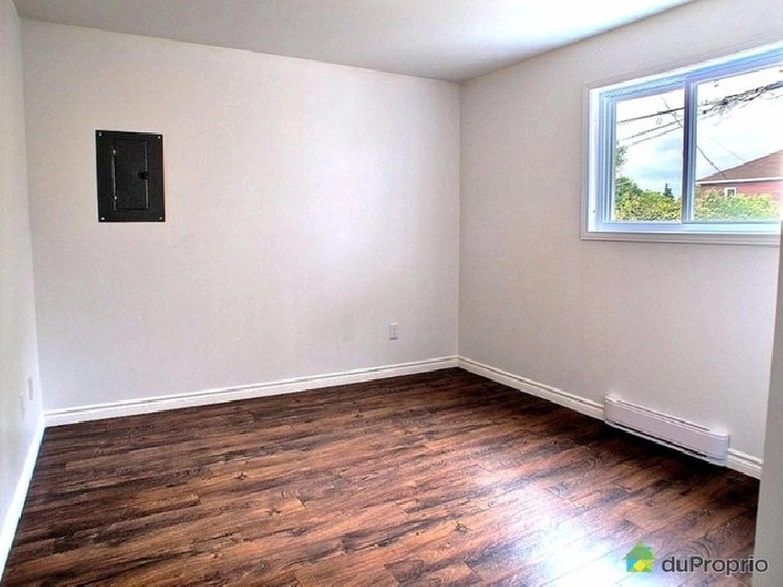 Un joli 4 1/2 chambres apt dans un triplex in Gatineau,ON Apartments & Condos for Rent