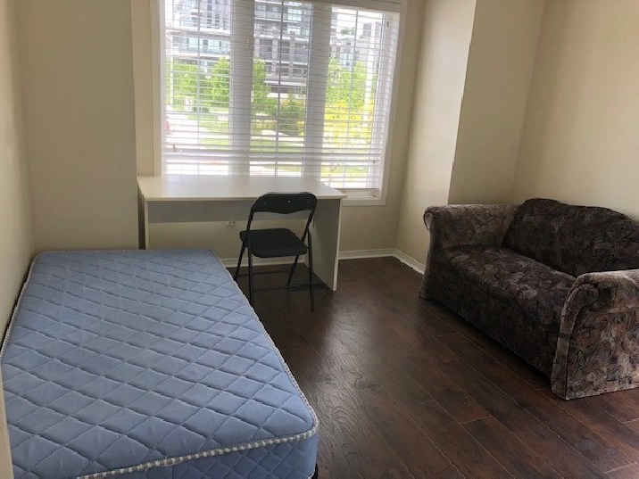 Furnished Room for Rent April 1st in City of Toronto,ON Room Rentals