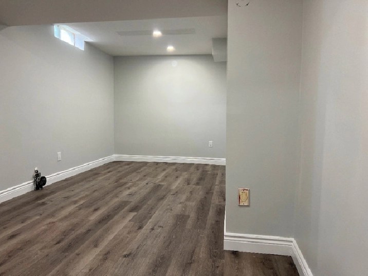 2 Bedrm Fully SelfContained Basement Apartment in Oakville in Oakville / Halton Region,ON