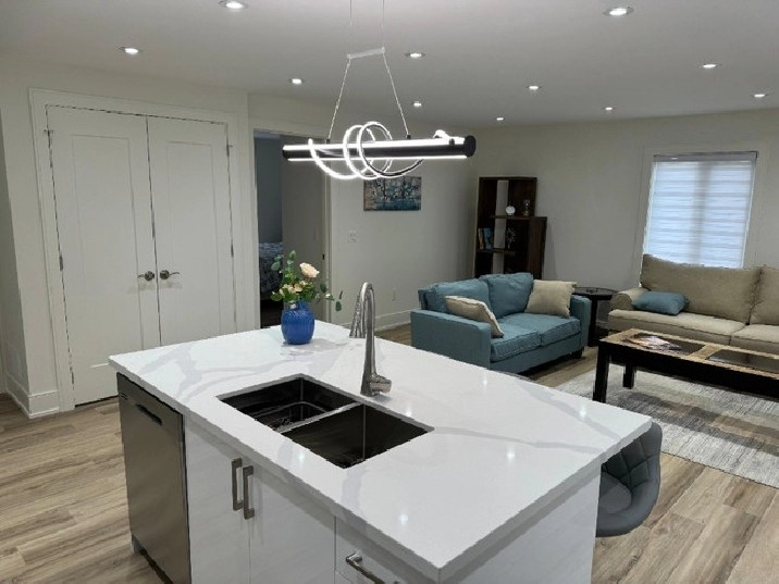 UNITS IN COLLINGWOOD 3 , 2 & 2 BEDROOMS FOR SHORT TERM RENTAL in Barrie