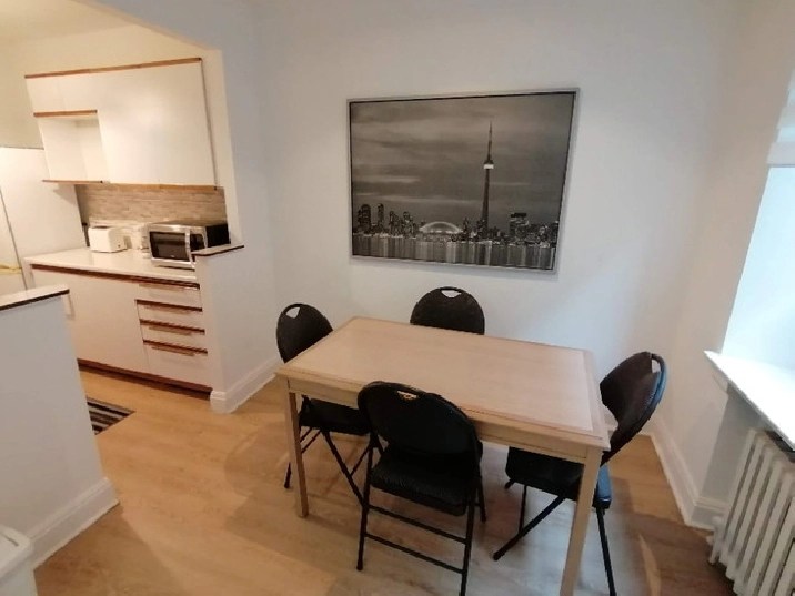 Bright furnished 2 bedroom apartment Yonge /St. Clair Toronto in City