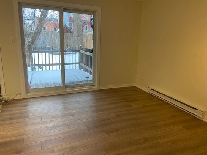 Nice 41/2 in the center, close to Lachine Canal, m. Charlevoix in City