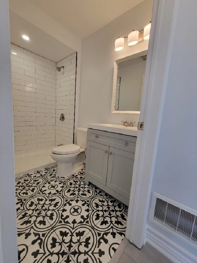 Live in Modern Luxury in Churchill Meadows! in Mississauga / Peel Region,ON Apartments