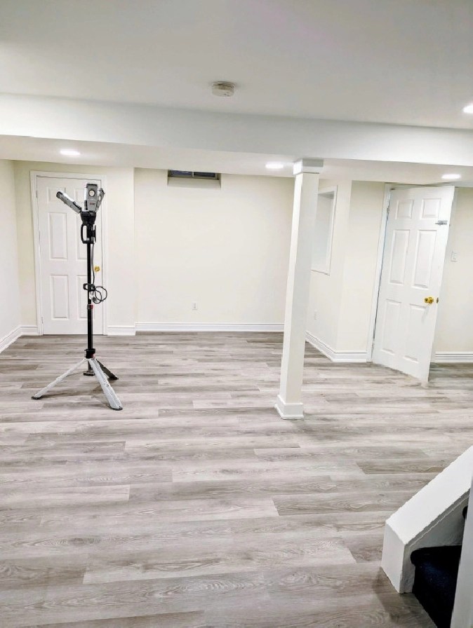 Newly Reno Brght&Spcs Basement Unit Separate entrance & laundry in