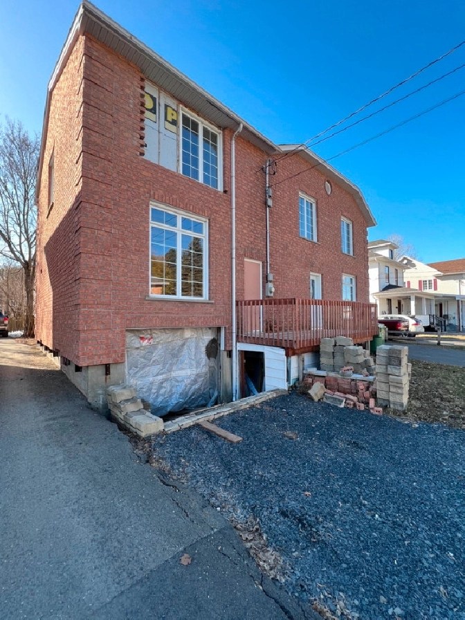 24, avenue Fraser, Edmundston, NB, E3V 2B1 in Edmundston,NB Houses