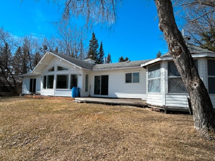 SS APRIL 13 WATERFRONT 1502 SQ FT BUNGALOW ON THE LEE RIVER! in Winnipeg,MB Houses for Sale