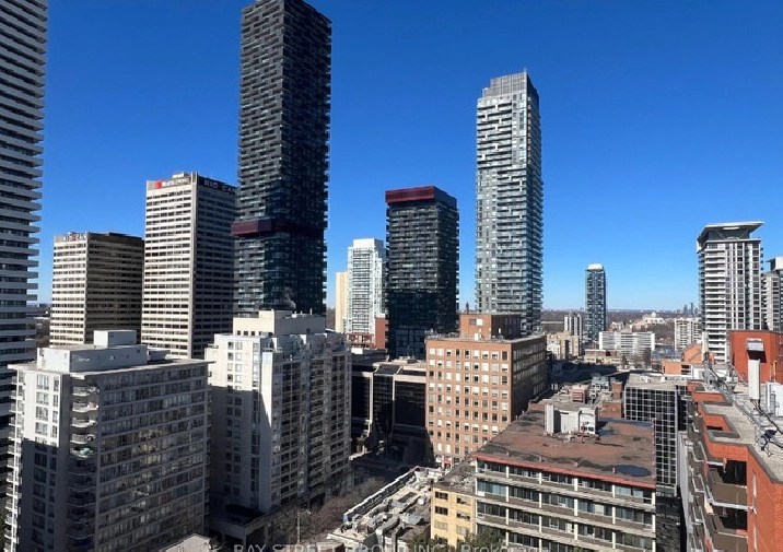 3 bed condo yonge eglinton Lease in City of Toronto,ON Room Rentals
