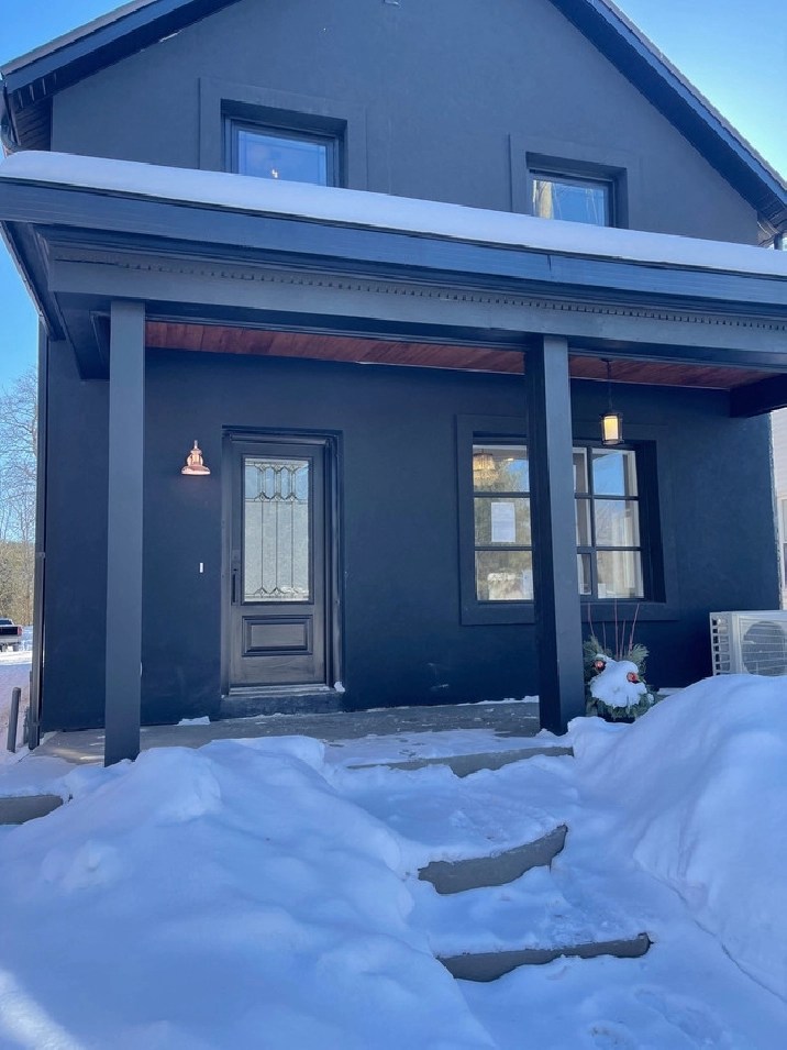 3 bedroom in triplex in Ottawa,ON Apartments & Condos for Rent