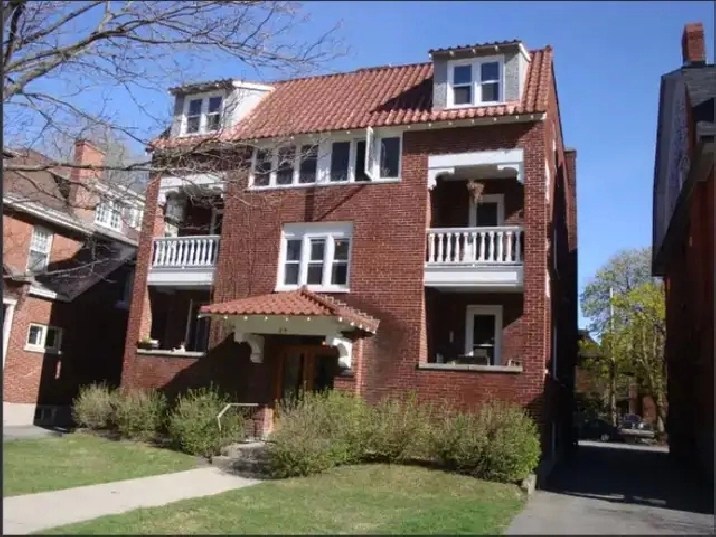 84 Glebe Ave 1 Bedroom Apartment (Glebe, Ottawa) in Ottawa,ON