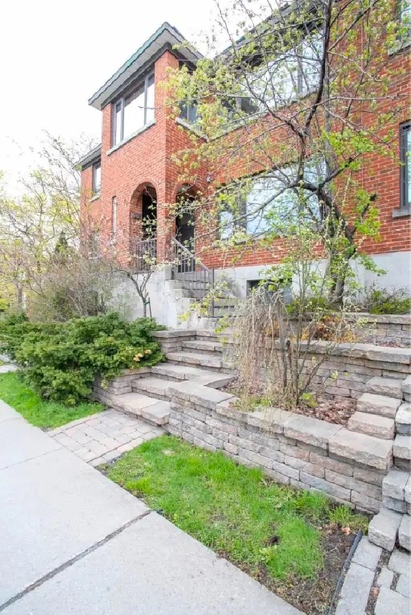 Outremont 2bed1bath with three parking spots in City of Montréal,QC