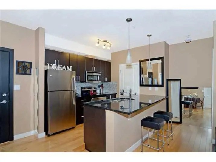 Beautiful & Convenient 2 Bedroom & 2 Bathroom Condo in Millrise in