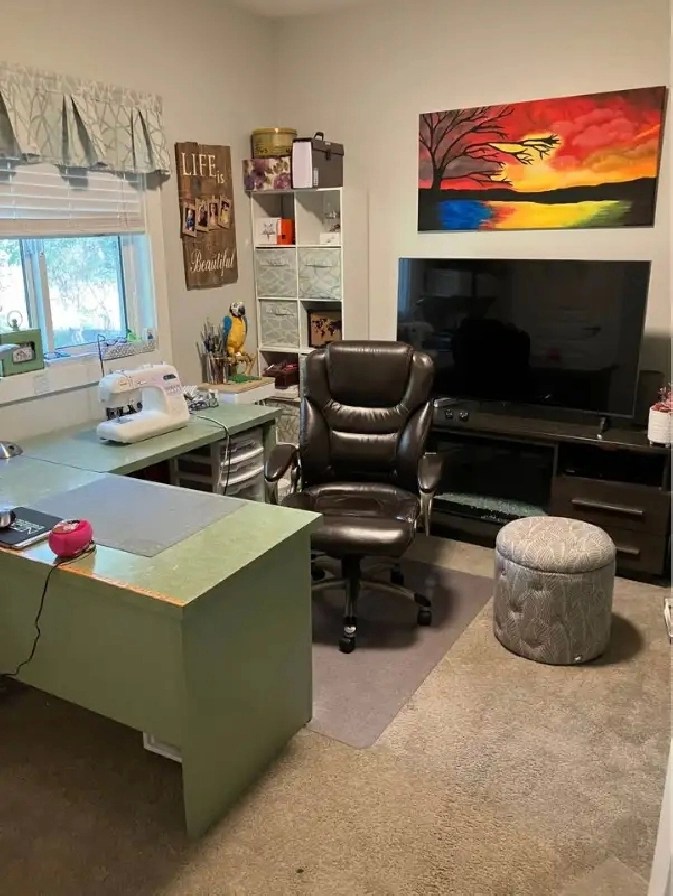 Private Sale Beautiful Manufactured Home Must Be Moved in Red Deer,AB Houses for Sale