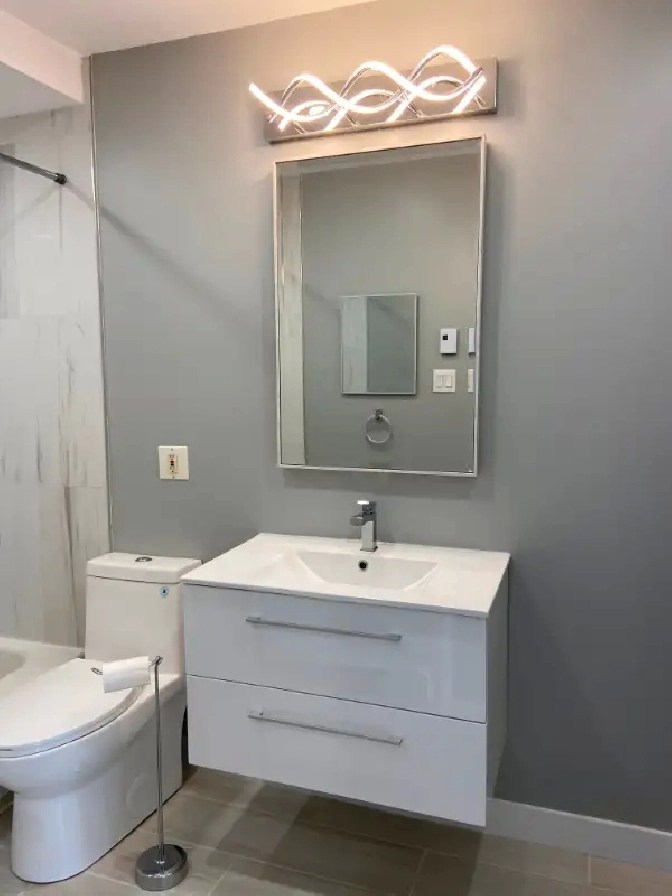 SainteDorothée, Laval. Grand 41/2 RÉNOVÉ, 1er juillet/July in Laval / North Shore,QC