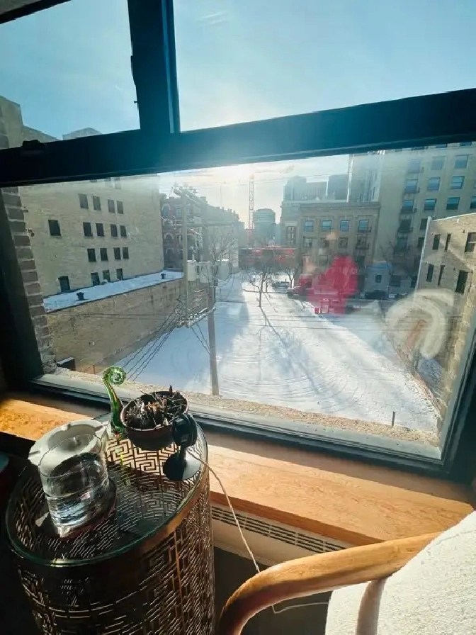 ONE STUDIO APARTMENT FOR RENT Downtown Winnipeg 1,400 in Winnipeg,MB