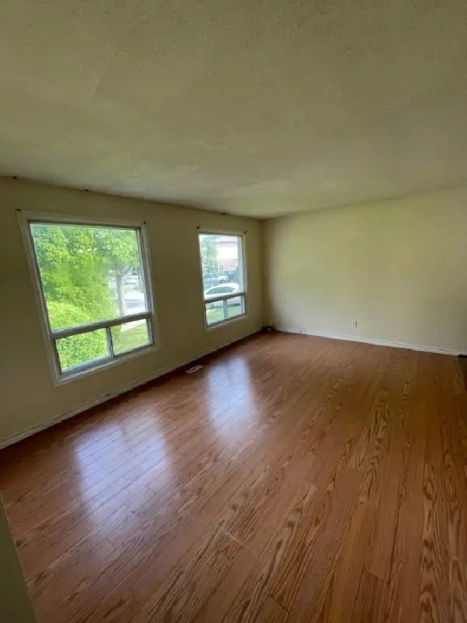 3 Bedroom bungalow for rent located in Scarborough in City of Toronto