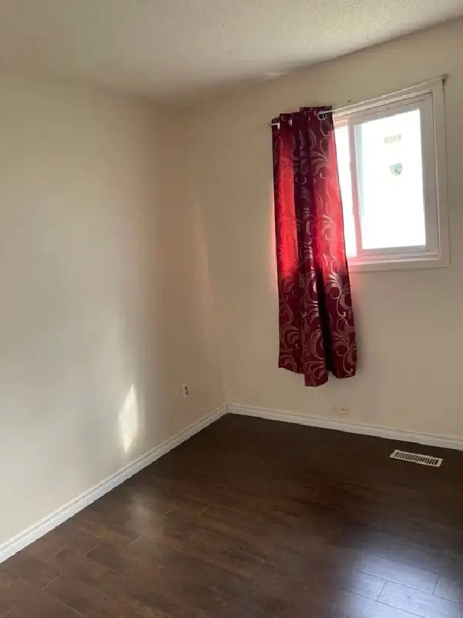 3 Bedroom bungalow for rent located in Scarborough in City of Toronto