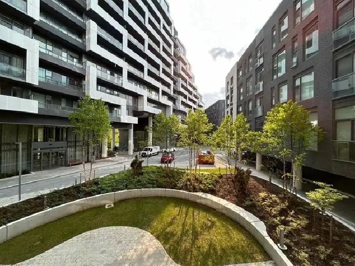 1 bdrm Luxury Condo unit by Scala Leslie & Sheppard in City of