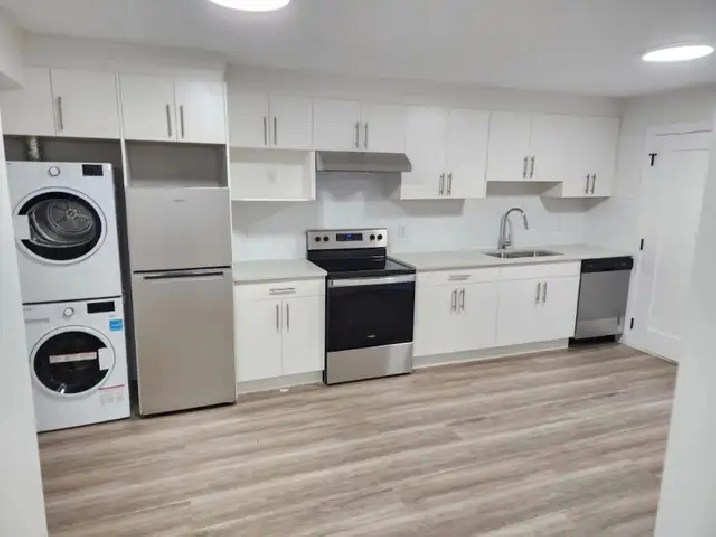 New 2 Bedroom Bsmt Suite near Royal Oak Skytrain Burnaby in Burnaby/New Westminster,BC