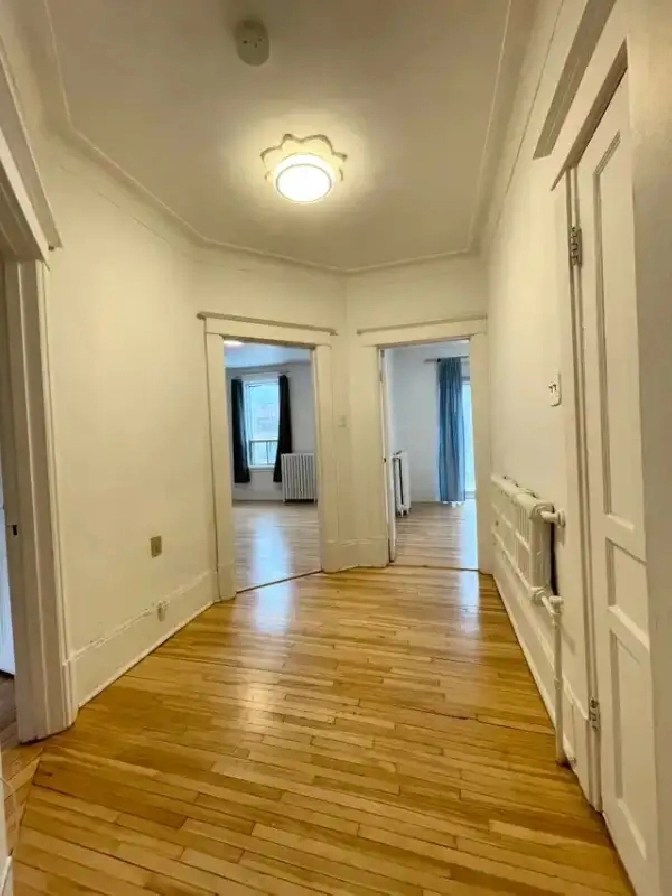 Outremont Super Large Beautiful Spacious 6 1/2 apartment in City of