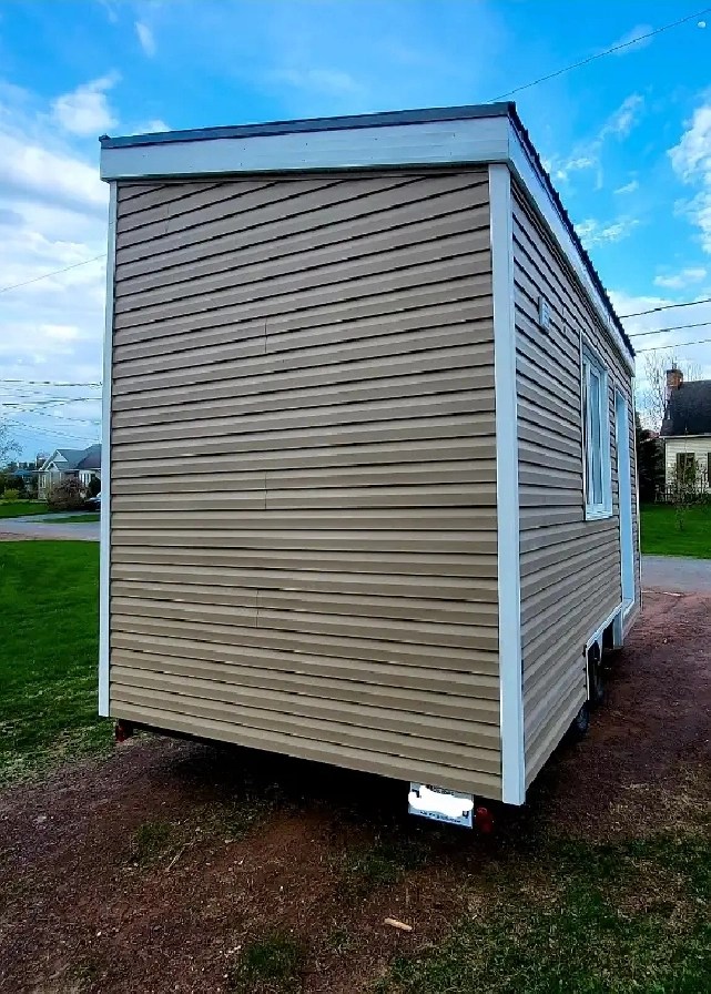Mini maison sur roues tiny house chalet 4 saisons in Lévis,QC Houses