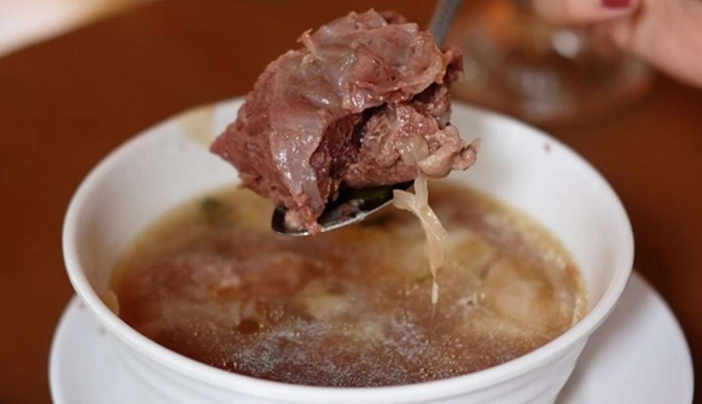 Sop Buntut Cut Meutia Kenikmatan Legendaris Semangkuk Sop