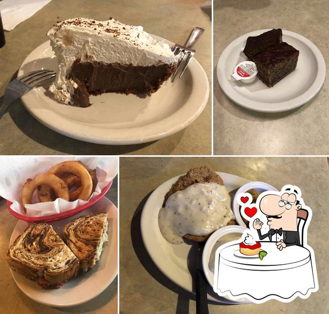 Reececliff Family Diner, 940 Florida Ave S in Lakeland Restaurant menu and reviews