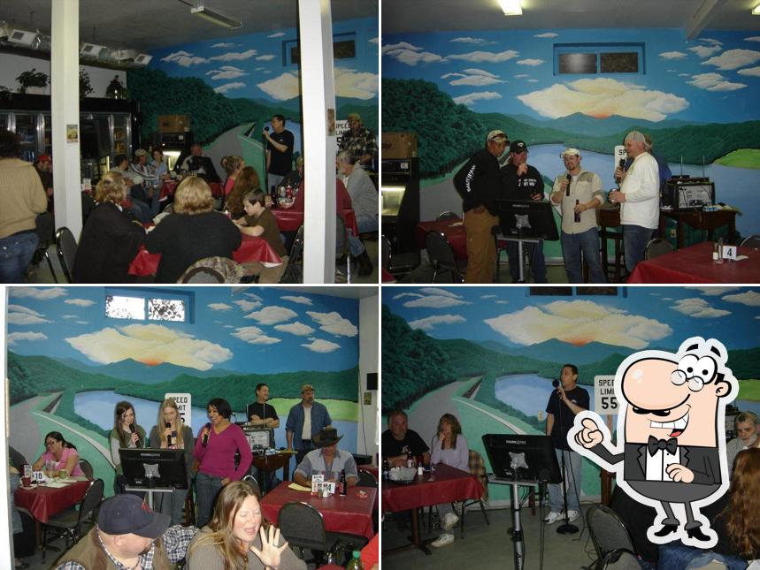 Rivers Edge Cafe in Big Island