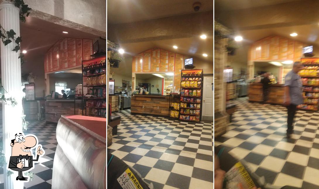 Riverside Pizza in Thompson Restaurant menu and reviews