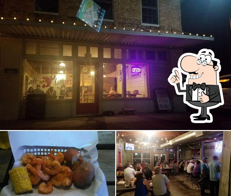 Salt Licker's in Grand Saline Restaurant menu and reviews