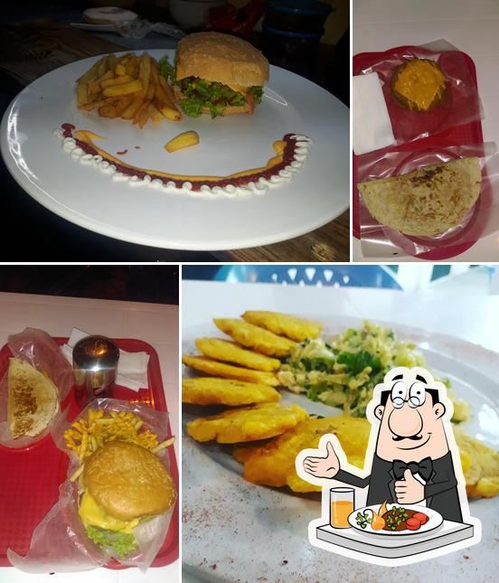 Rally Fast Food, Santo Domingo Este, F5QF+J52 Restaurant reviews