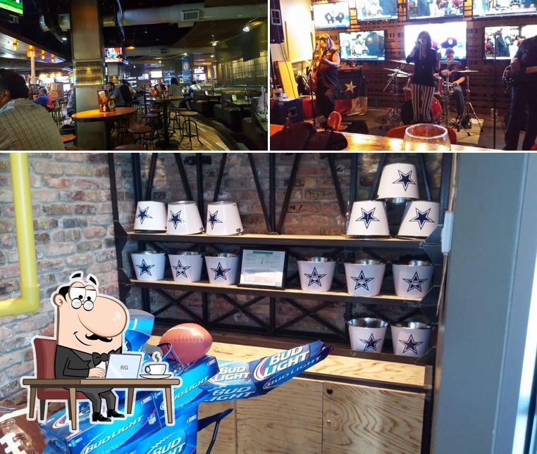 Bombshells Dallas in Dallas Restaurant menu and reviews