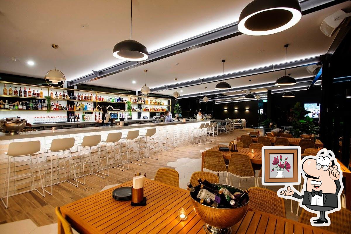 Aviary Rooftop Bar in Southport Restaurant reviews