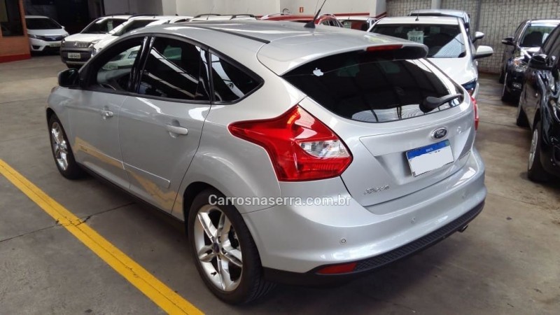 FOCUS 2.0 SE HATCH 16V FLEX 4P AUTO 2015 CAXIAS DO SUL Carros na Serra